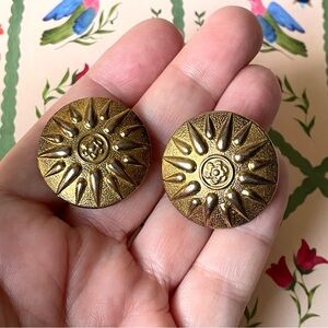 Vintage goldtone Vergina Sun symbol disc clip-on earrings Greece antiquity